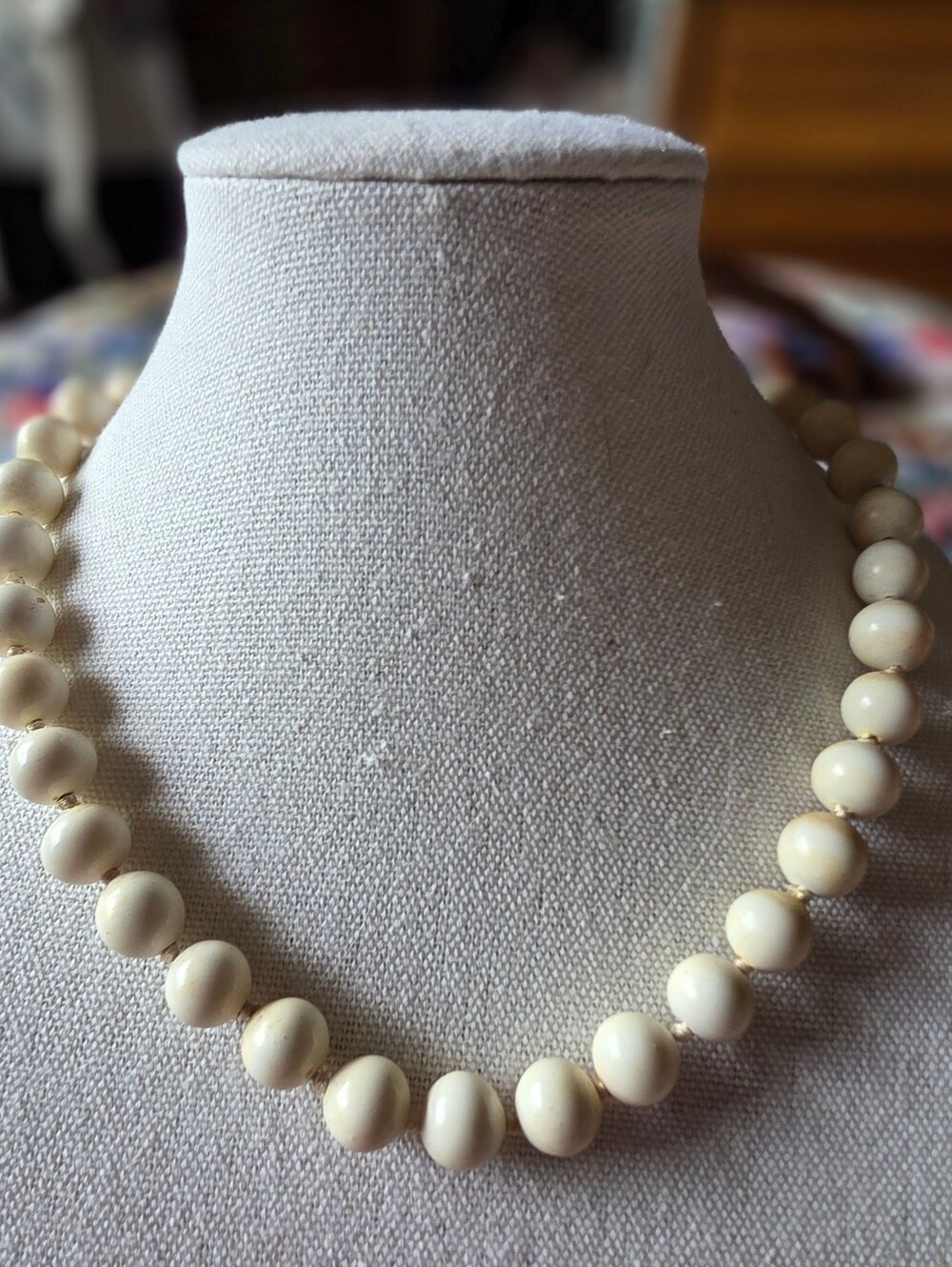 Rare Ciner Vintage Ivory Glass Beaded Graduated Necklace with Signed Box Clasp